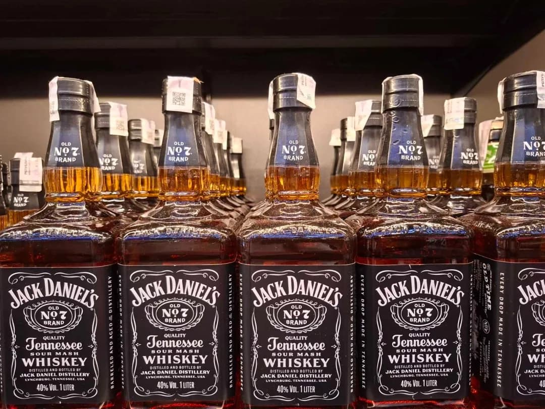 Brown‑Forman prijavio pad prihoda u prvom kvartalu